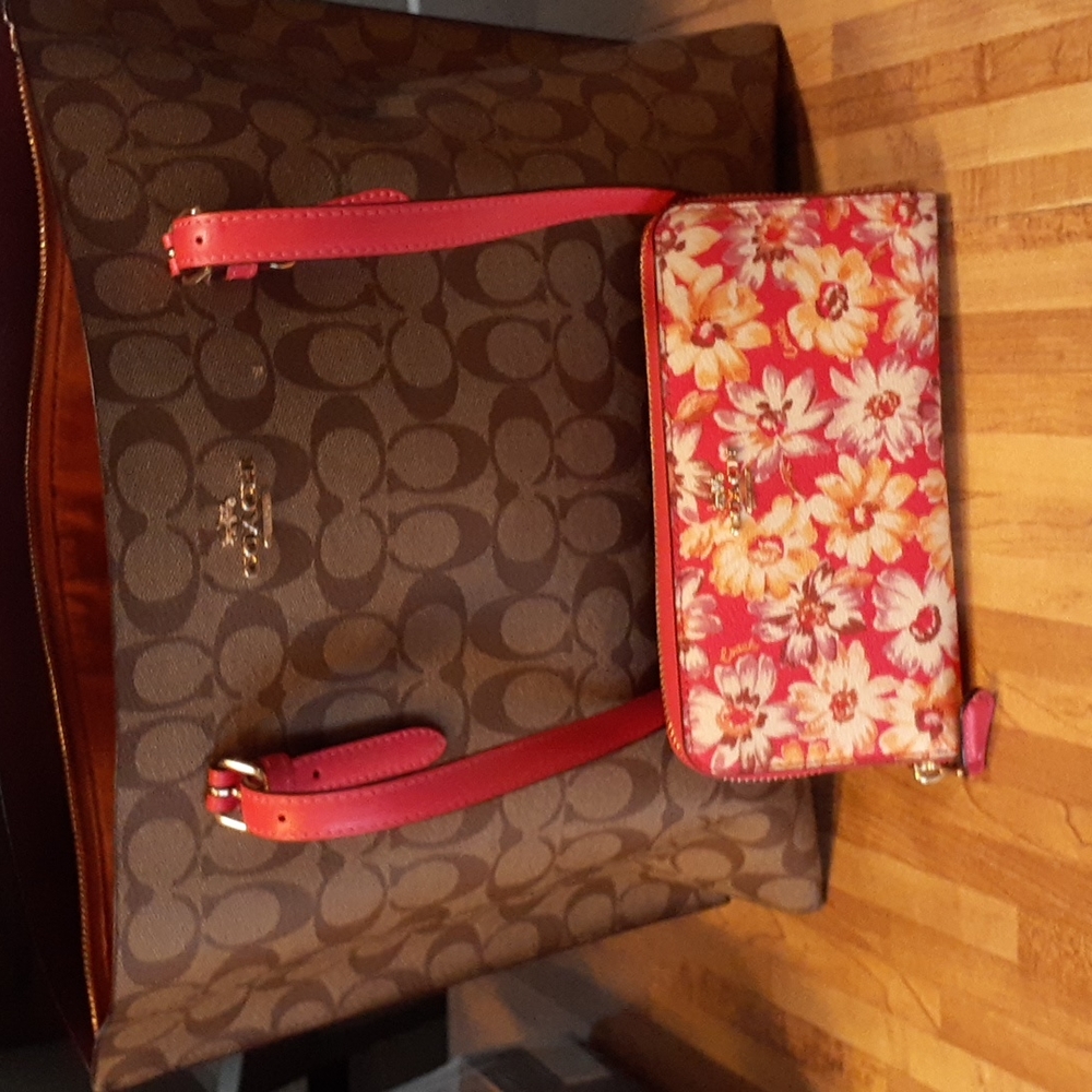 COPY - Authentic Coach tote and wallett